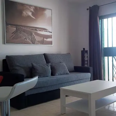 Puerto Del Carmen Sleeps 4 Wifi Apartment *
