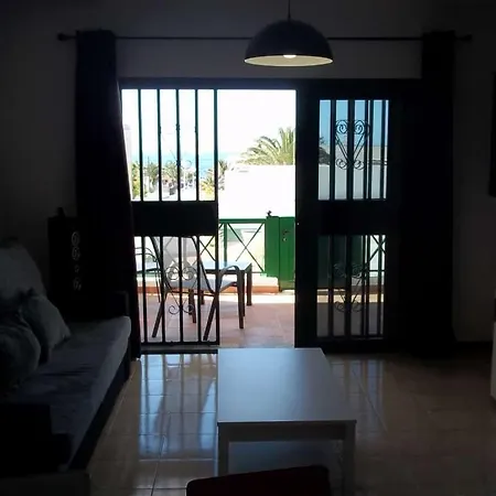 Puerto Del Carmen Sleeps 4 Wifi Apartment *
