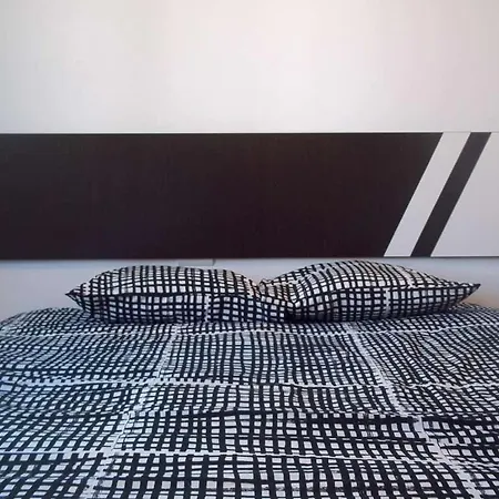 Puerto Del Carmen Sleeps 4 Wifi Апартаменти